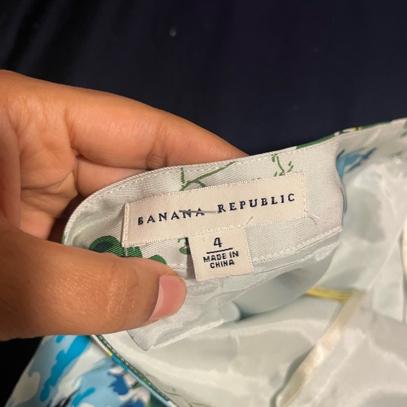 Banana Republic Floral A-Line Skirt in White and Blue - Picture 7 of 9